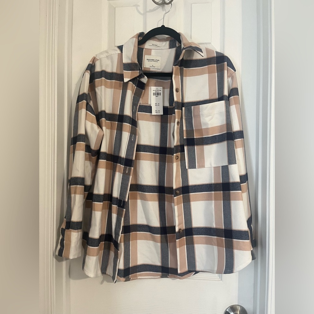 NWT- Abercrombie & Fitch Tan and Navy Plaid, flannel shirt- size S. Oversized